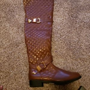 Meet your Posher, Genesis